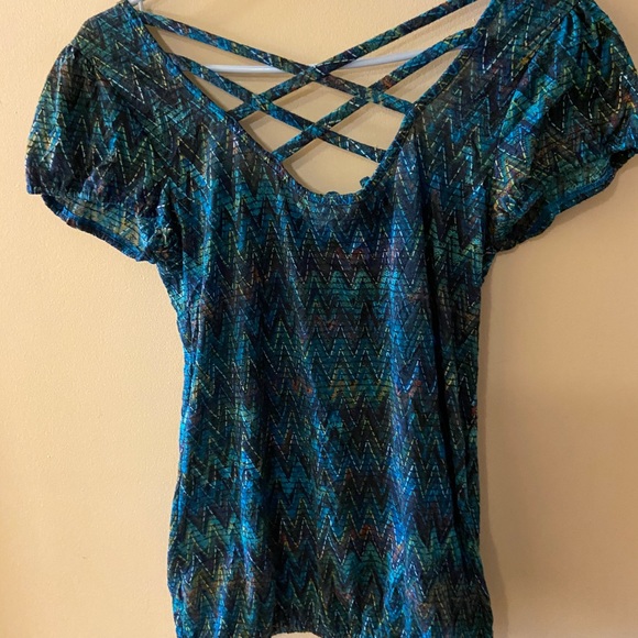Blue-green top with ruffled front and accent straps size medium - Picture 7 of 9